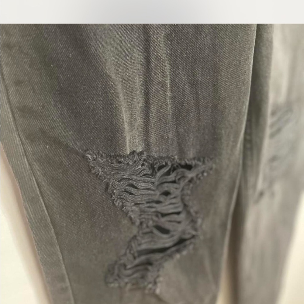 PrettyLittleThing Charcoal High Rise Ripped Jeans - Picture 6 of 8